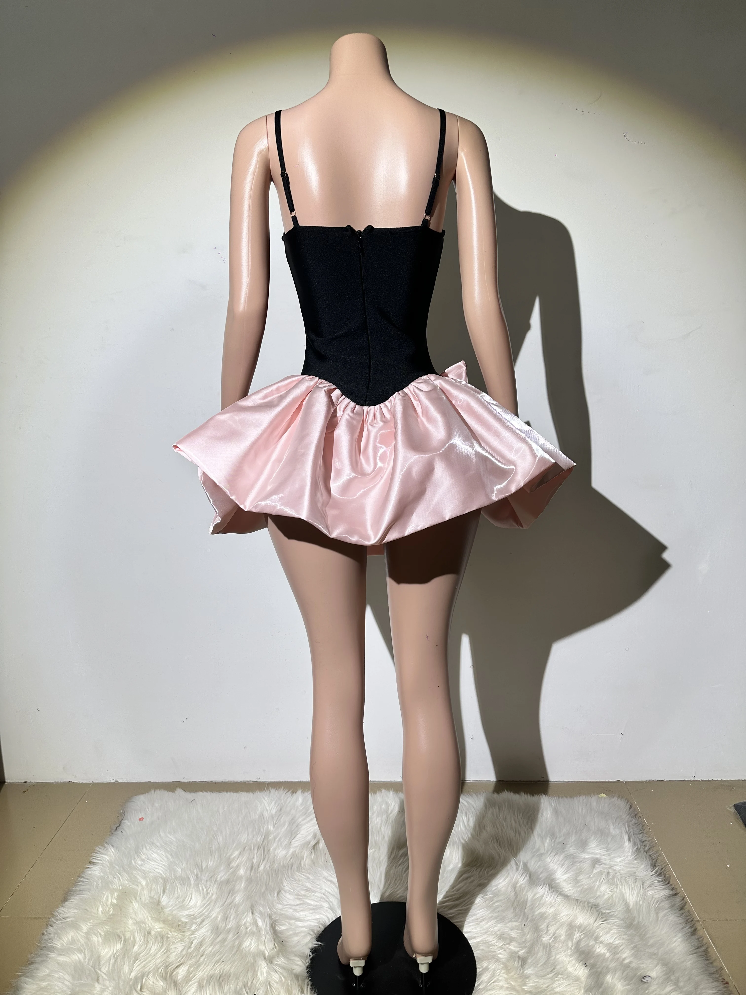 2025 nuevo estilo de ropa de verano para mujer elegante satén patchwork vendaje sin mangas sling hinchado vestido de fiesta de moda