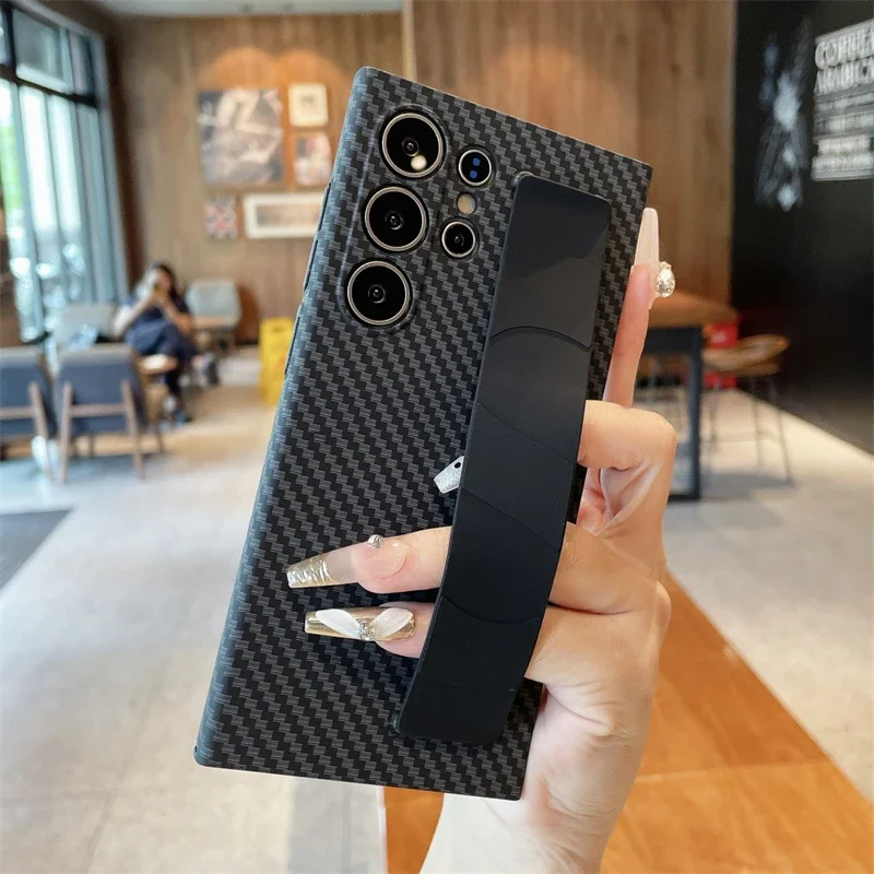 Etui na telefon Samsung Galaxy S25 S24 S23 Ultra Plus z elastycznym paskiem na nadgarstek z włókna węglowego i odporną na wstrząsy twardą obudową PC — zdjęcie 2