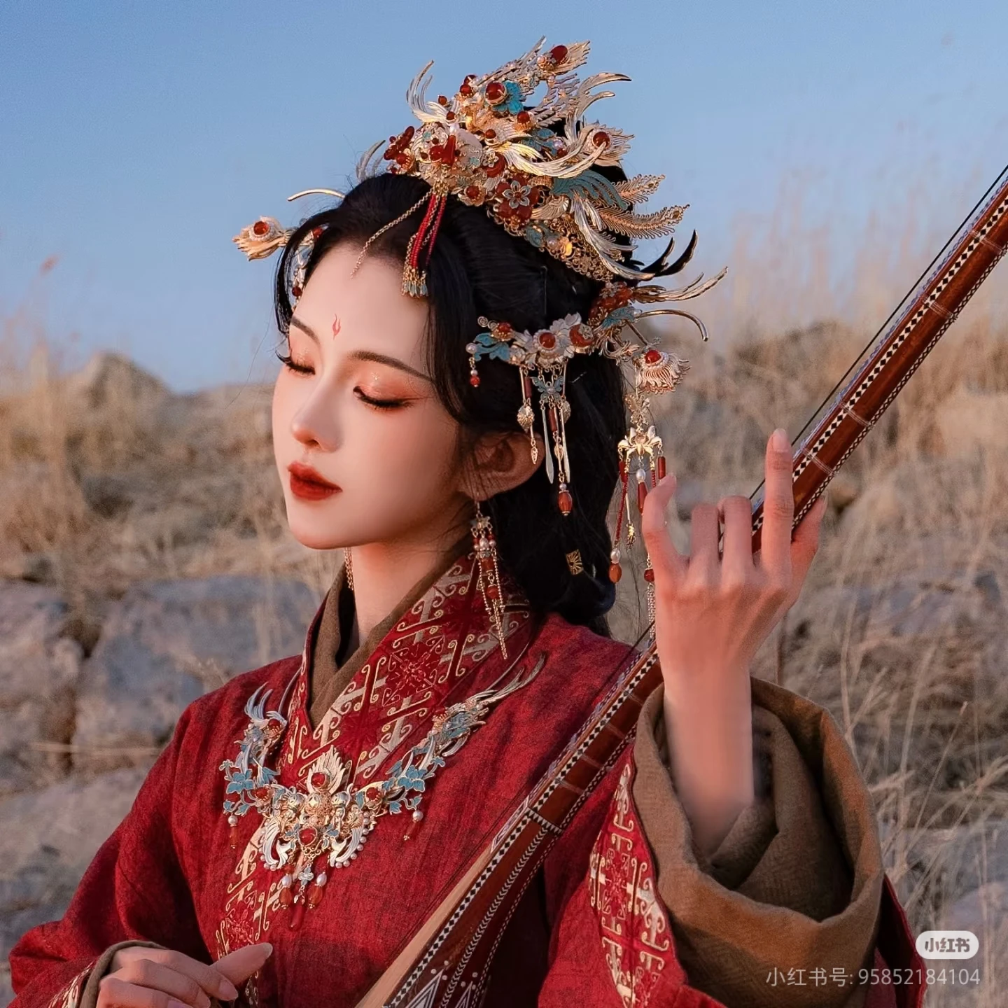 Retro Chinese Phoenix Coronet Red Gem Tassel Hair Crown Handmade Metal Hanfu Headwear Bride Stage Performance Ancient Headpiece