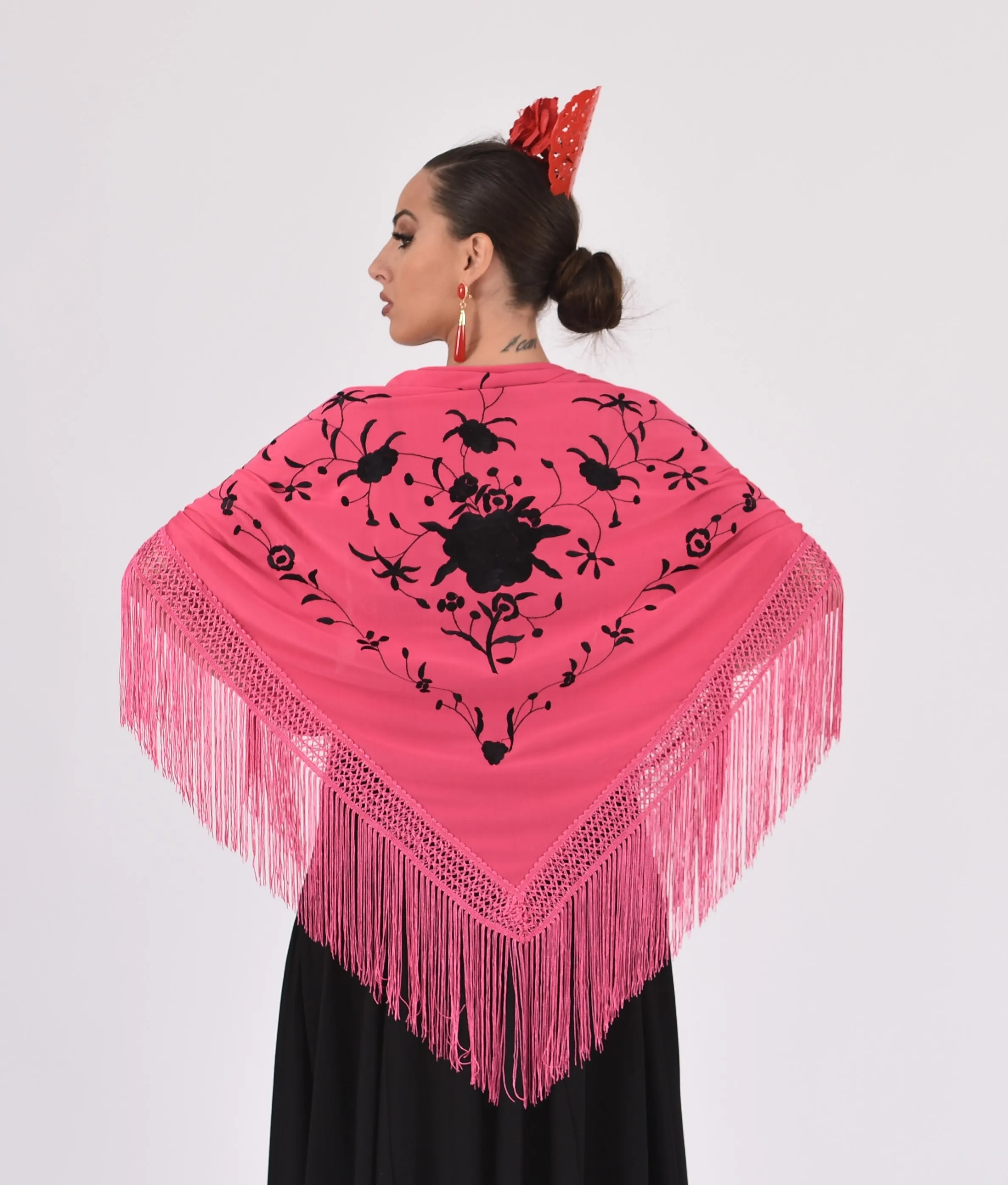 Manila medium, triangular flamenco or sevillanas shawl