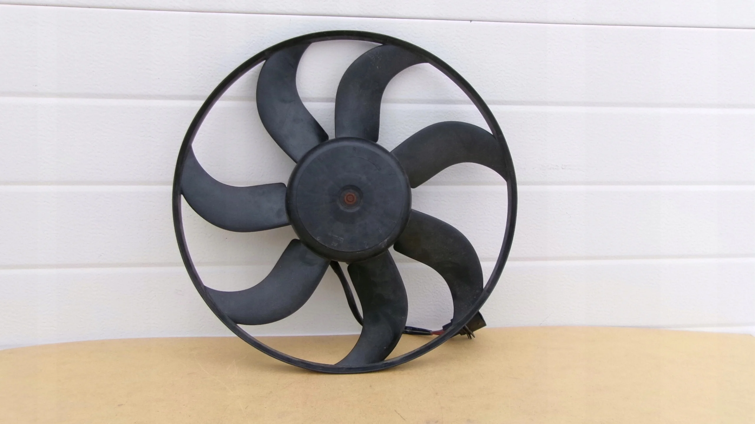 

For 14 polo 1.4 single fan polo 11 Radiator cooling fan OE 6R0959455E