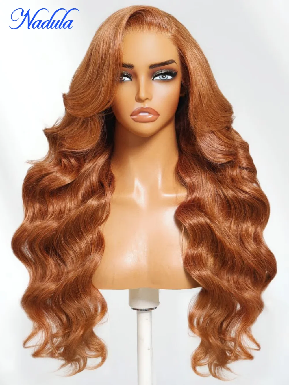 Nadula 13x4 Pre-Everything ™   Wig Lace Frontal Copper Brown dengan Belahan Samping, Gelombang Longgar Bertingkat, Model Feathered, Siap Pakai dengan Tali Serut
