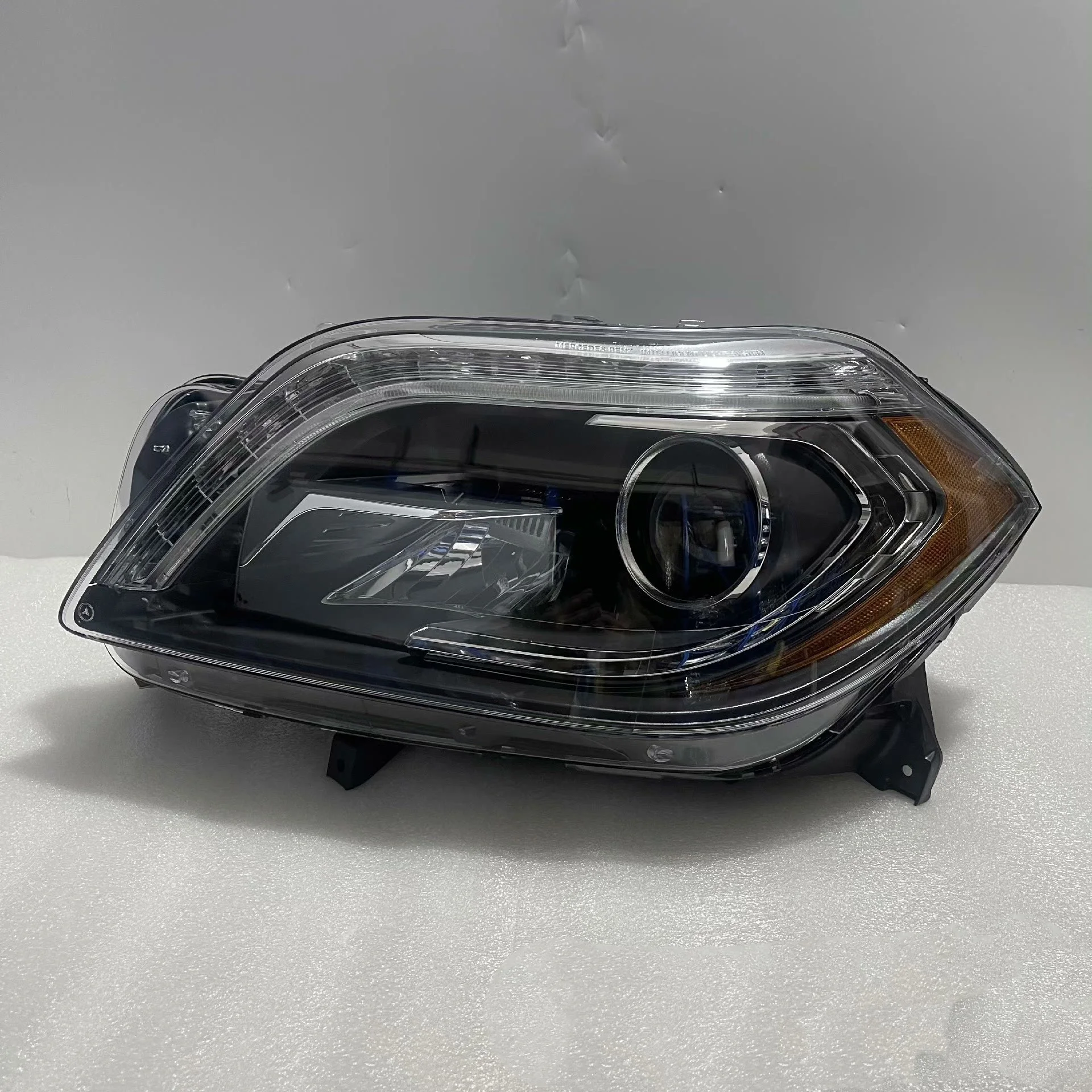 

2013-2015 Mercedes-Benz GL166 Xenon Headlights GL450 GL500 Headlight Assembly US Version