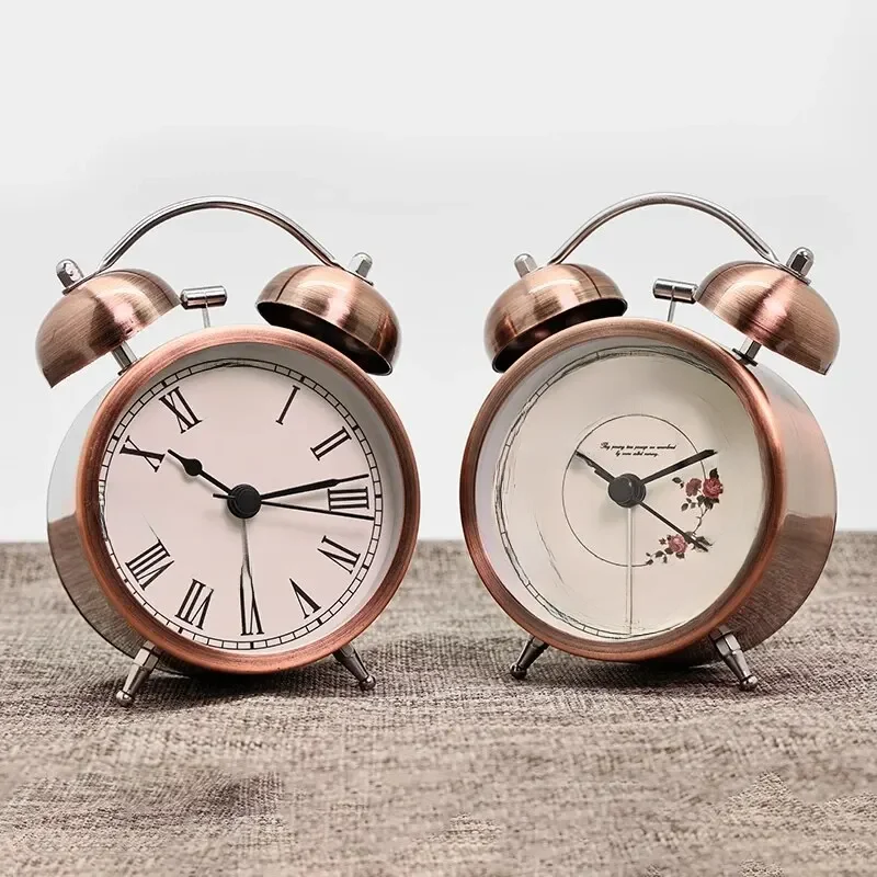 Réveil Nordique Rétro en Métal, Décoration Créative, Horloge de Table, Bureau Minimaliste, Horloge Shoe pour Chambre d'Étudiant, 1 Pièce