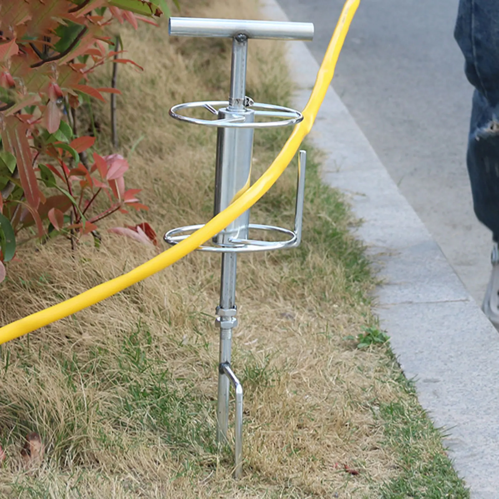 Garden Hose Guide Stake Sturdy Accessories Easy to Install Prevent Kinking Bending for Yard Flower Bed Lawn Outdoor Courtyard