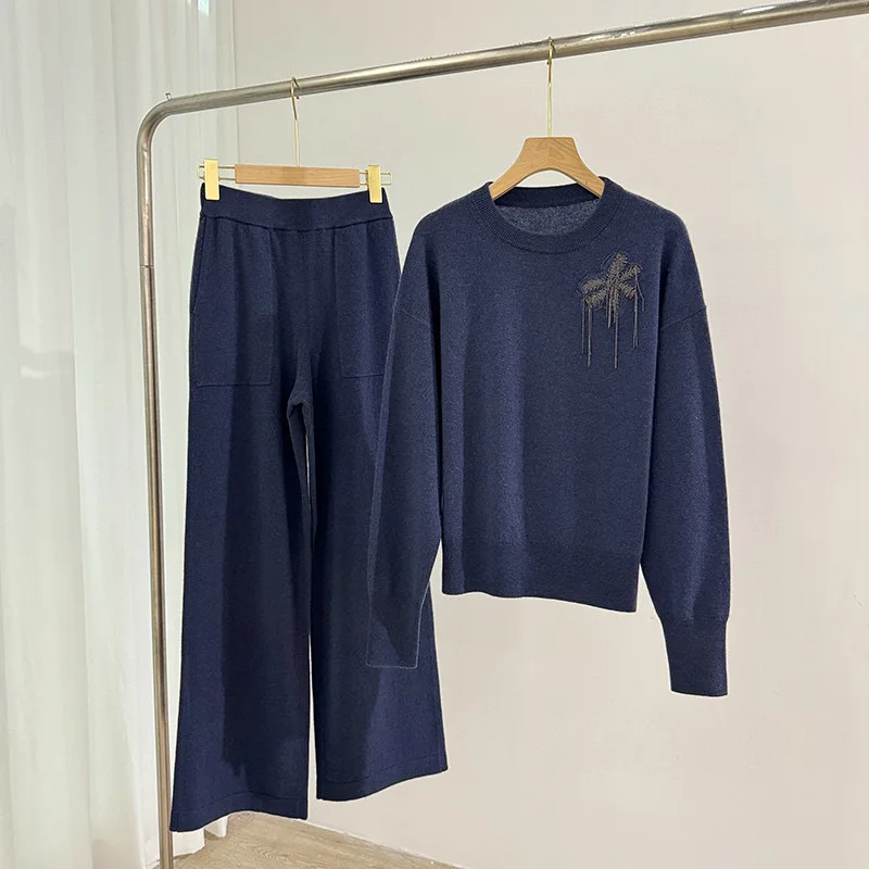 Elegant 100% cashmere knitted embroidery decorated two piece set