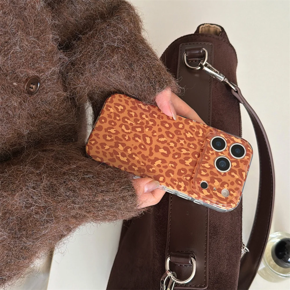 حافظة هاتف جديدة شاملة بفتحة رفيعة بطبعة الفهد، مناسبة لهاتف iPhone 17 Pro، 13، 14، 15، 16 Promax أزياء مضادة للسقوط