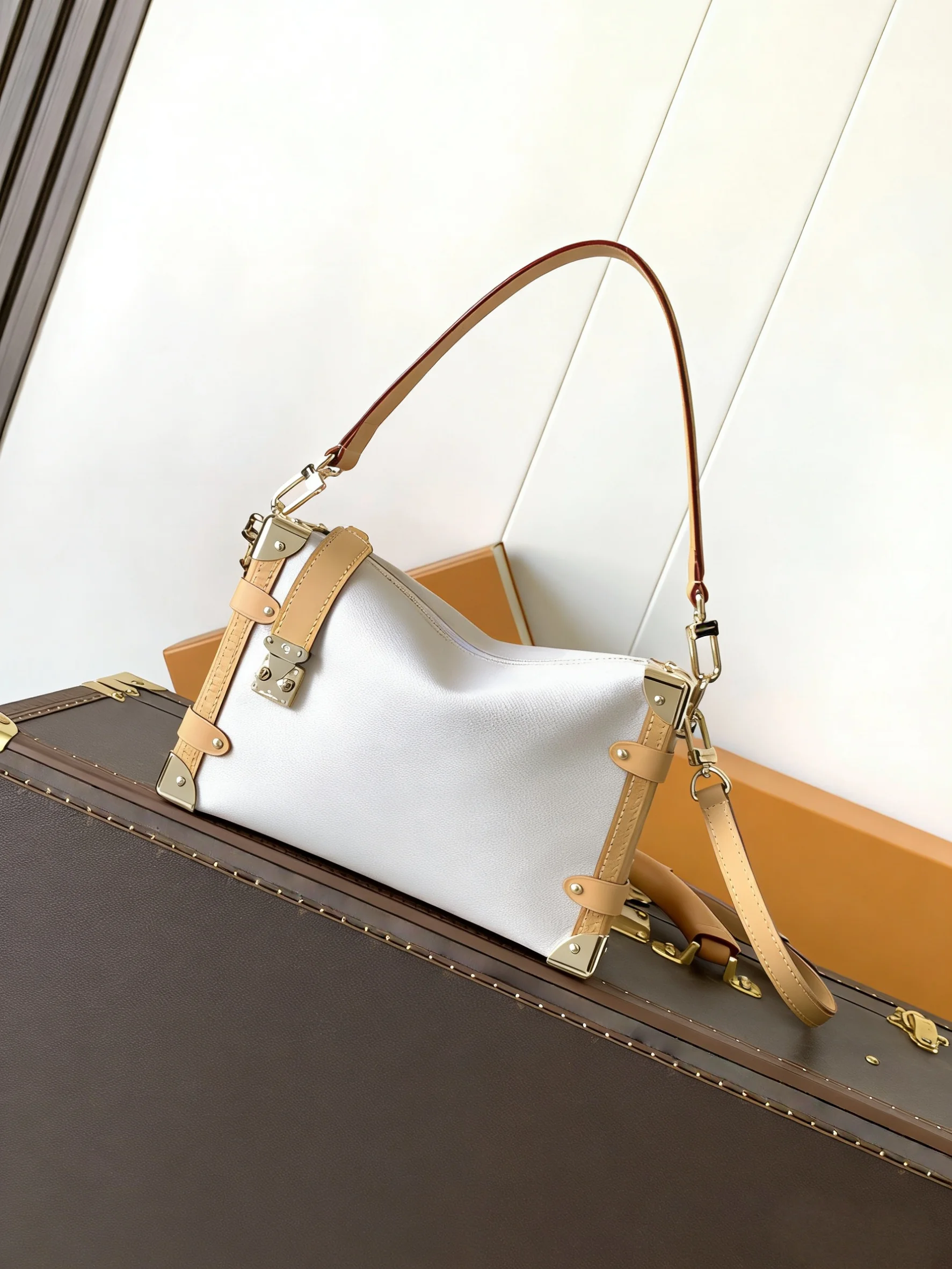 

2025 New SIZE: 23.5x16x8.5 CM real leather high quality Fashionable Versatile bags Portable shoulder no boxes