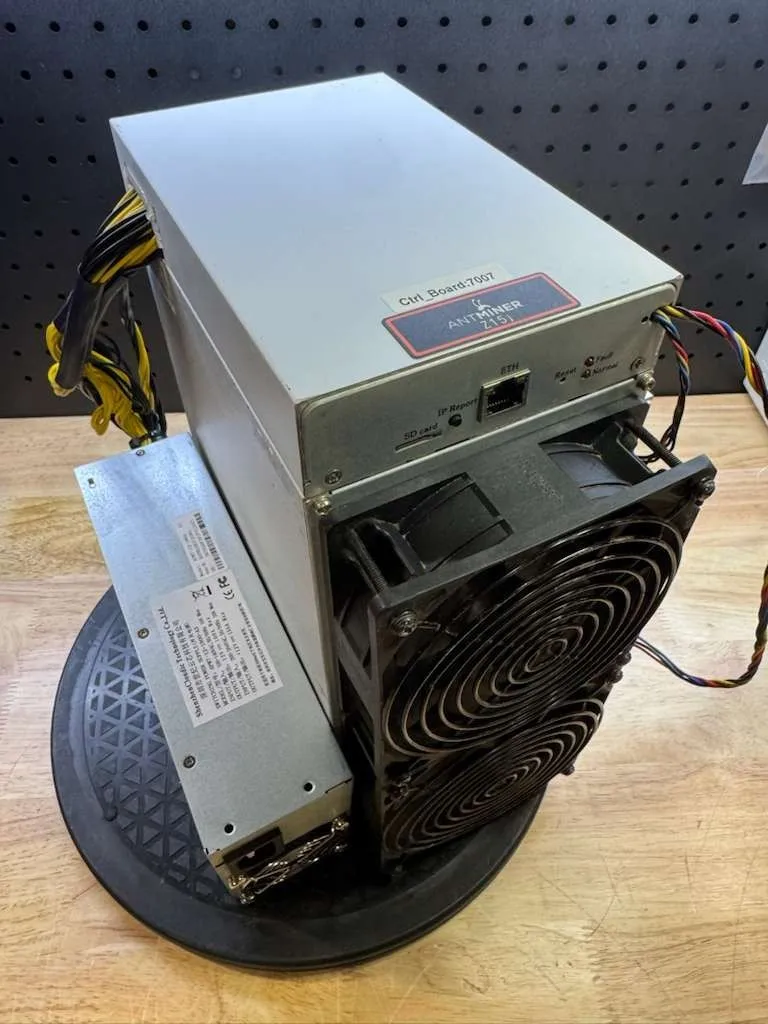 КУПИТЕ 3, ПОЛУЧИТЕ 2 БЕСПЛАТНО: Bitmain Antminer Z15 Pro 840KSol/s Equihash Crypto Miner для Zcash и Horizen