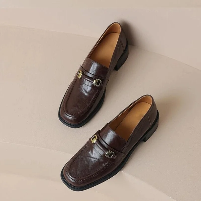 AIYUQI mokasyny damskie kwadratowe Toe 2024 nowe oryginalne skórzane buty damskie Slip-on Vintage klamra klasyczne buty wiosenne damskie — zdjęcie 2