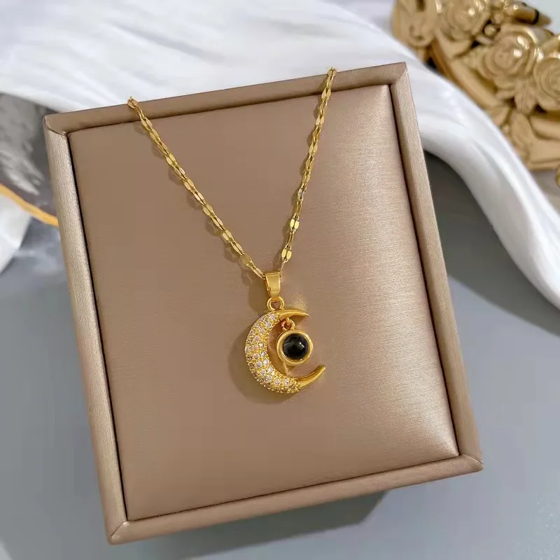 European and American ins style retro trend moon necklace girl personality moon clavicle pendant 100 languages I love you gift