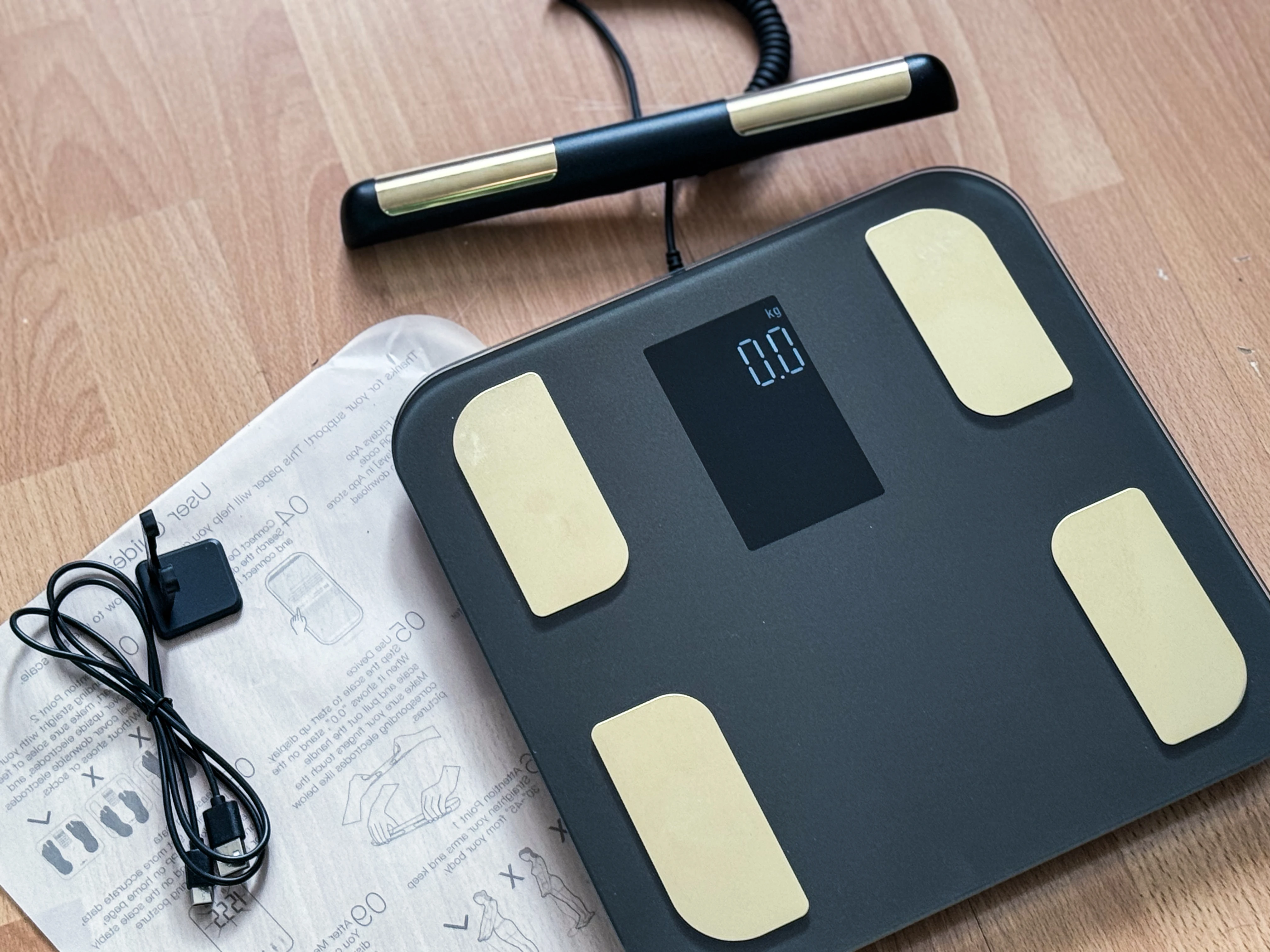 Smart Body Composition Scale with Handheld Sensor – 1.5 m Spiral Cable | Fitness & Health Tracker