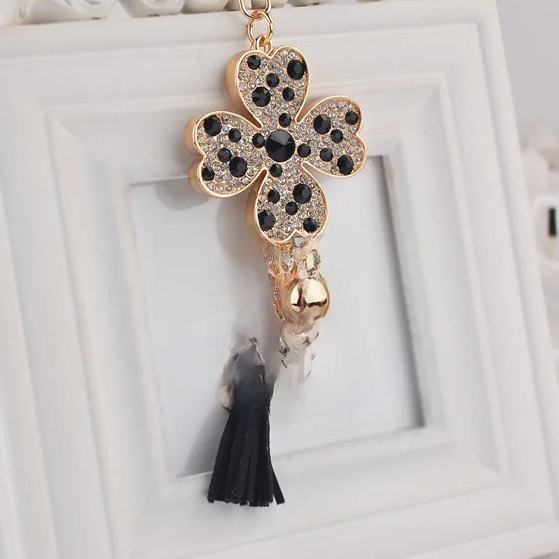 EASYA Love Clover Kreatywny prezent Breloczek do kluczy Alloy Rhinestone Breloczek do kluczy Torebka damska Urok Akcesoria samochodowe Mały prezent — zdjęcie 2