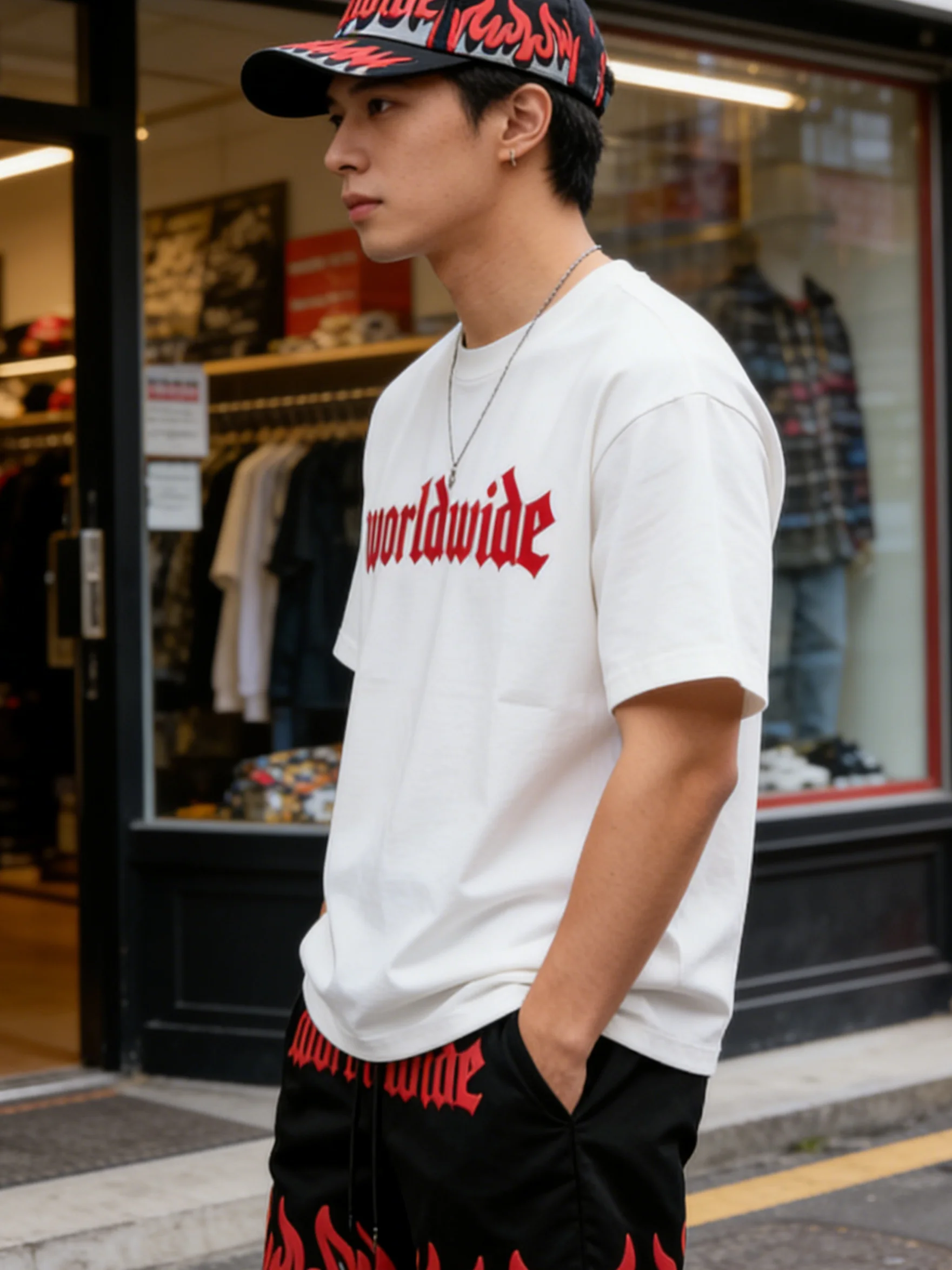 

Men's High Street Flame Letter Shorts, Elastic Waist Loose Fit Streetwear for Daily Wear