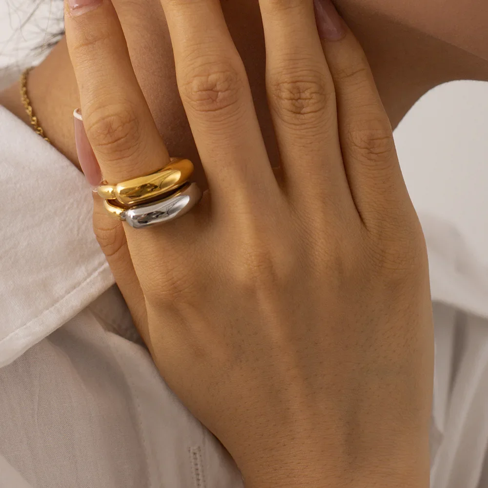 Edelstahl pvd 18 Karat vergoldet Anlauf zweifarbige Rohr Charm Ringe für Frau Schmuck Großhandel