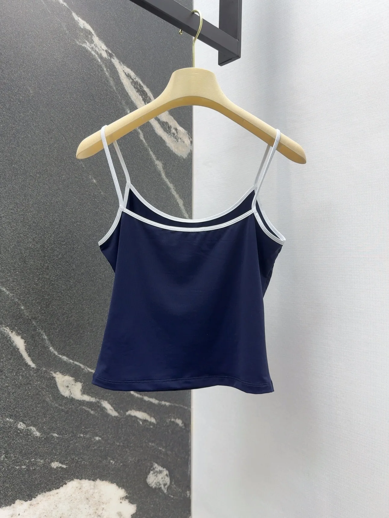 

2025 Summer Fashion New Women'S High Elastic Contrast Color Camisole Small Vest Fabric Is Soft, Delicate And Smooth High-Grade