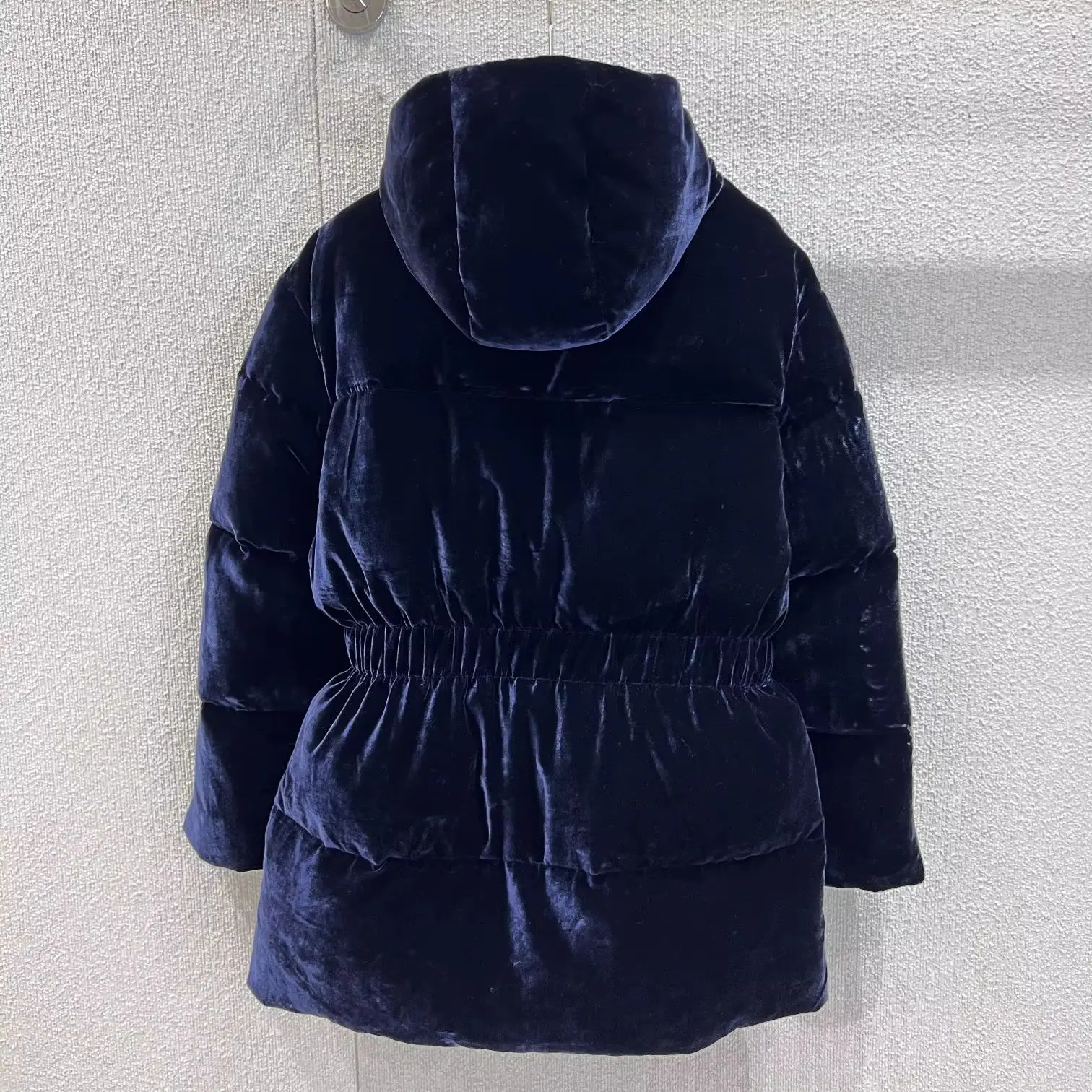 2025 herfst en winter nieuwe stijl goud fluwelen mier taille donsjack high-end fluwelen stof versie met capuchon tweewegrits