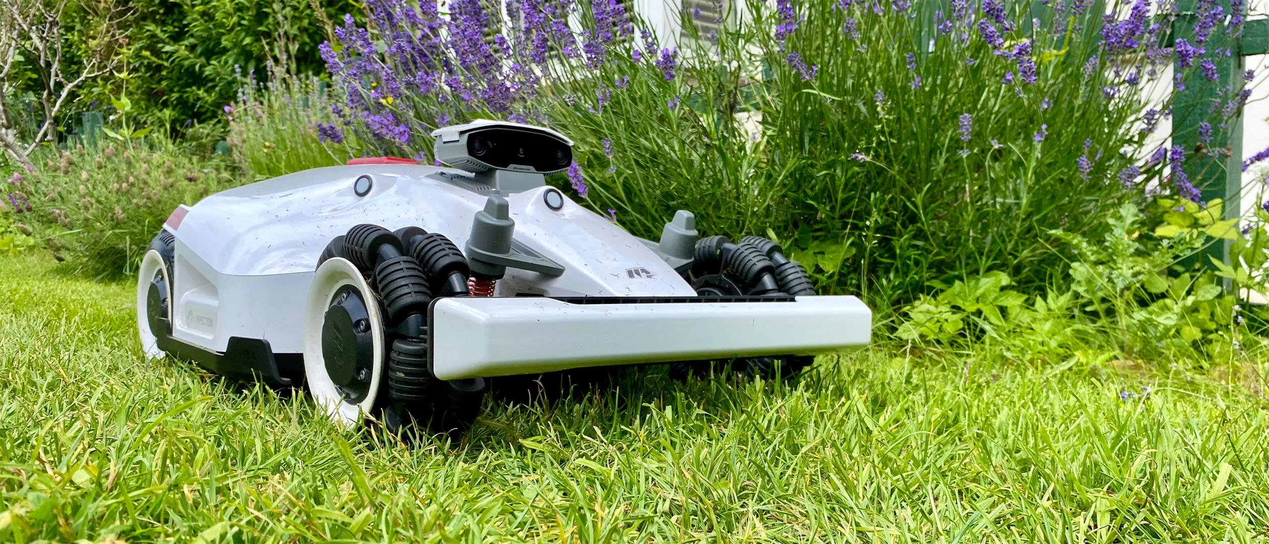 

BRAND NEW LUBA 2 AWD 3000HX Robot Lawn Mower with 4G, All-Wheel-Drive for 80% Slope, Perimeter Wire Free for 0.75 Acre,