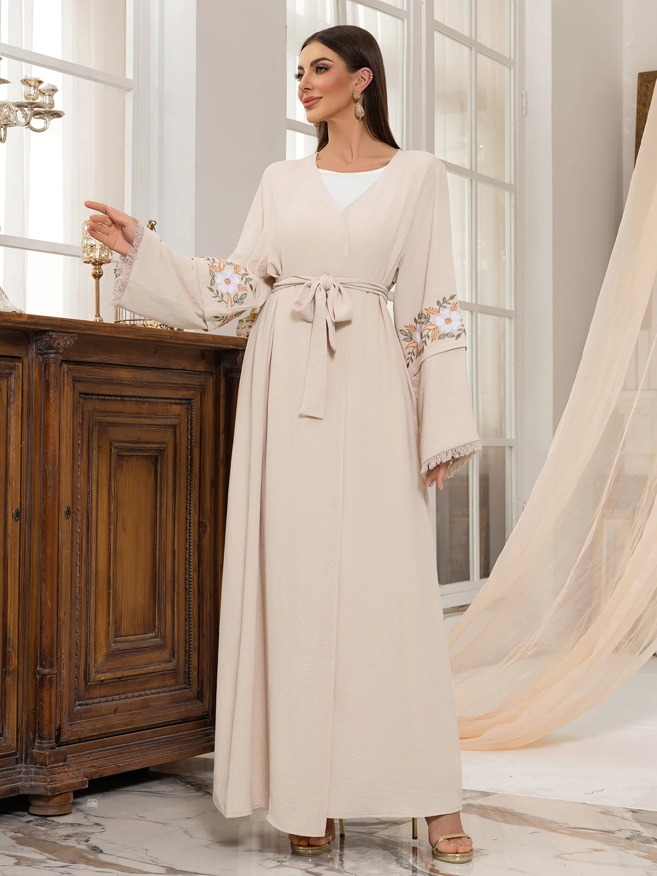 2025 New Beige Islamic Kaftan Dress Intricate Sleeve Embroidery Waist cinching Belt for Weddings Special Gatherings Saudi Arabia