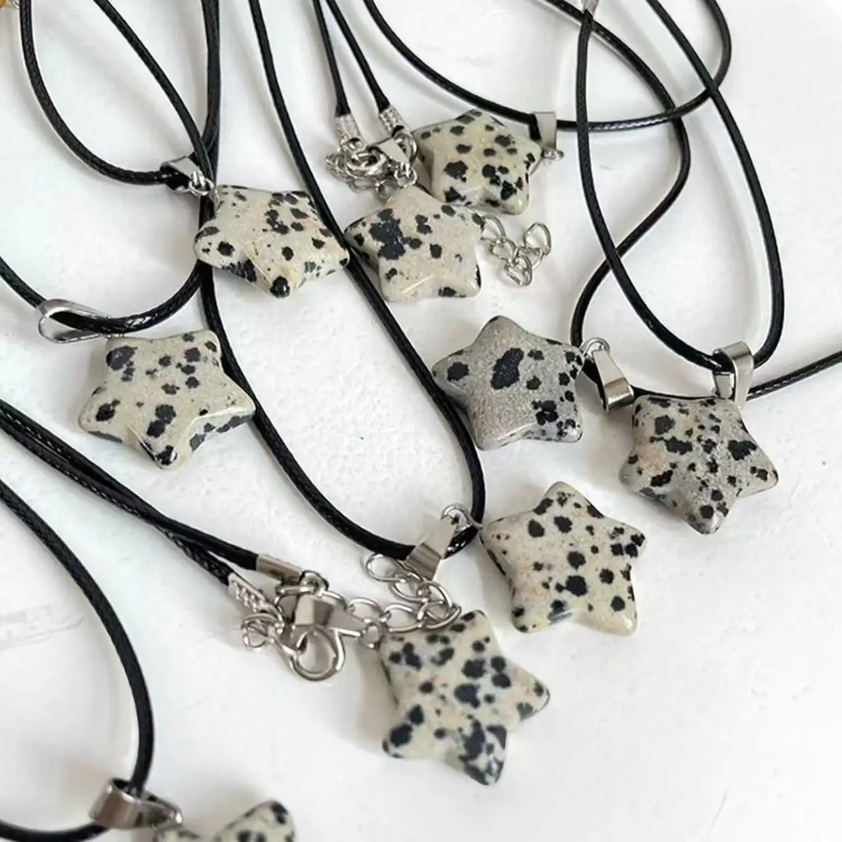 الاتجاه الحجر الطبيعي مسدس كريستال روز كوارتز أوبال دلاية شكل نجمة قلادة للنساء فلوريت اللازورد رصاصة البندول مجوهرات هدية