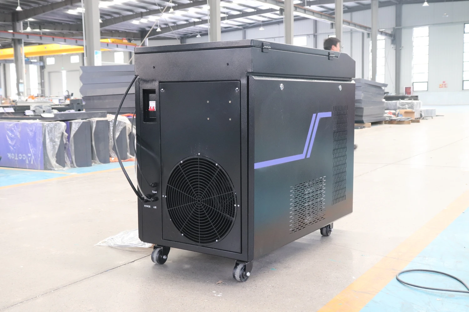 1.5KW 2KW 3KW Saldatura laser a fibra Acciaio Pulizia alluminio Taglio Macchina 4 in 1 Servizio in loco 3 anni di garanzia Consegna veloce