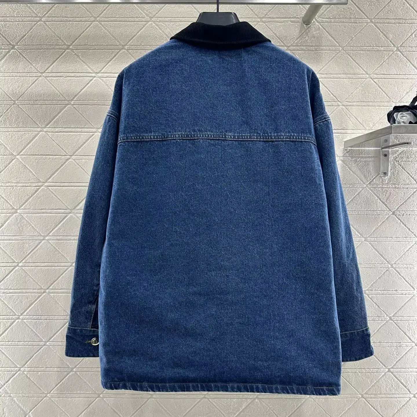 

Новое поступление 2024 года, джинсовая хлопковая куртка с вельветовым воротником, саржевый хлопок, джинсовый материал, пуховый хлопок, вельветовый лацкан