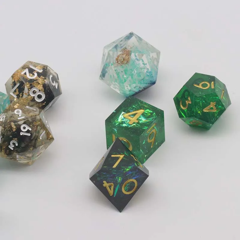 1Pc Random Resin Dice  Polyhedral Dice for Role-Play Game D&D Bar Pub Party RPG Board Games