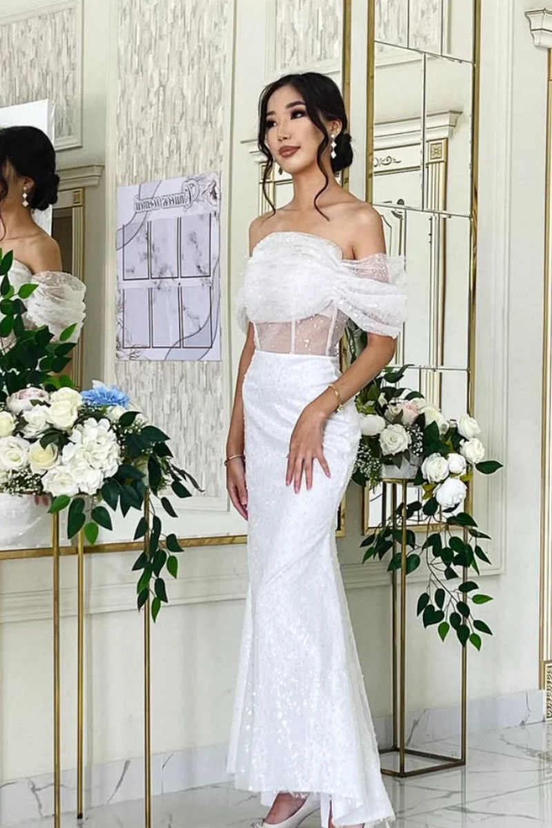 Jessica Splendidi abiti da sera bianchi con paillettes glitterate Abiti da ballo con spalle scoperte Slim Fit Abiti da festa di nozze personalizzati