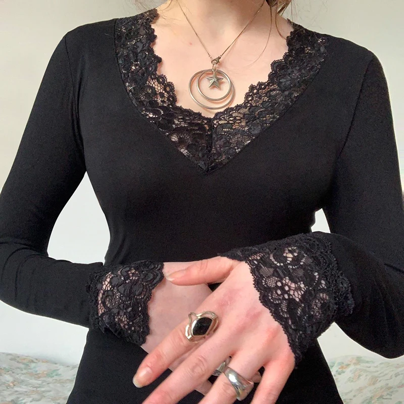 Elegantes Damen-Oberteil mit Spitzen-Patchwork, schwarz, schmal geschnitten, langärmelig, V-Ausschnitt, T-Shirts, Y2K-Oberteile, Frühlingspullover, modische Freizeitkleidung – Detail 6