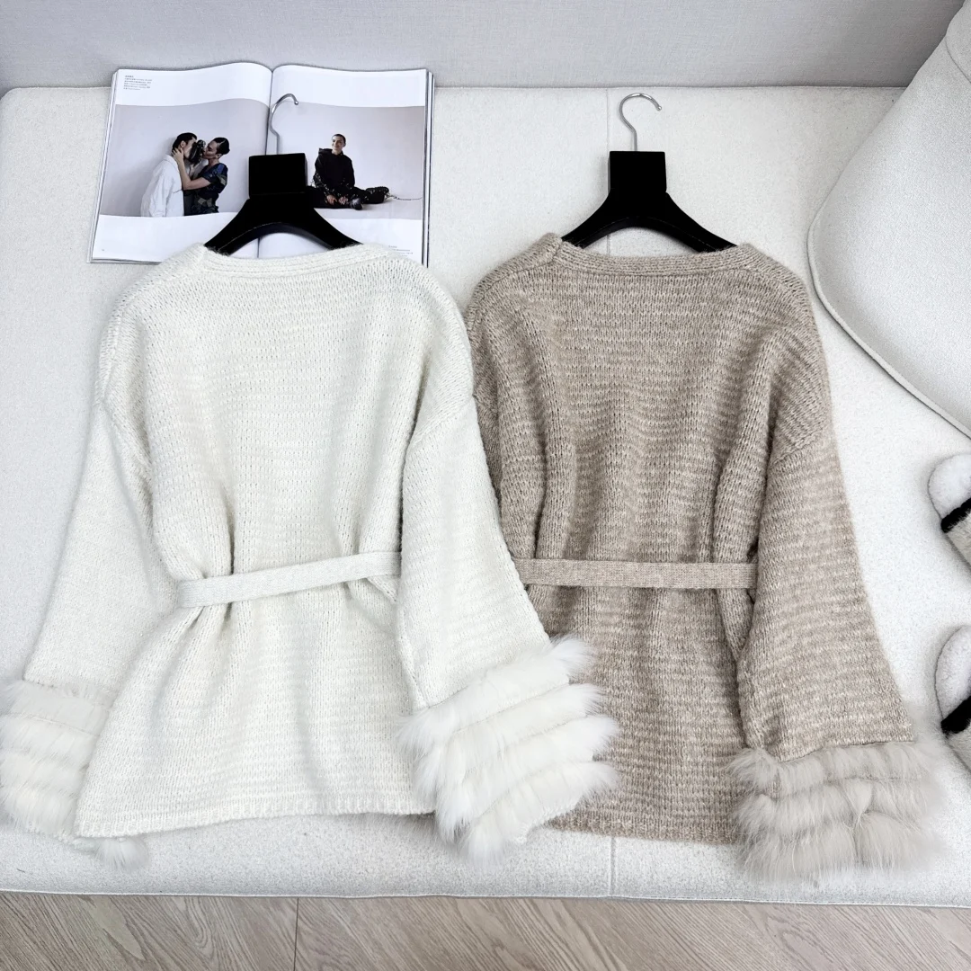 

Winter 2025 New Women's Fashion Warm Fox Collar Belt Knit Cardigan Jacket