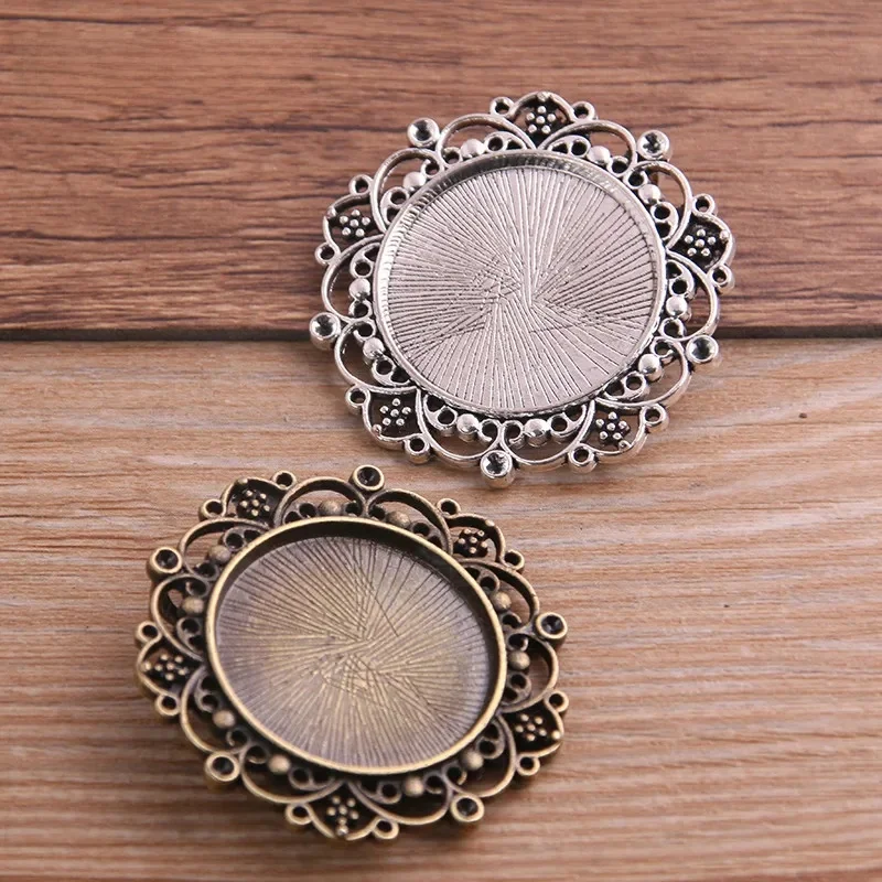 2 szt. Vintage dwukolorowe okrągłe Cameo filigran Cabochon ustawienia 39mm (pasuje do średnicy 25mm) metalowe zdjęcie tworzenia biżuterii — zdjęcie 2