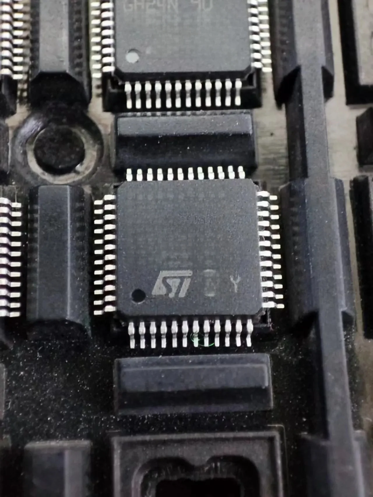 STM32F303CCT6 STM32F303RCT6 STM32F303VBT6 STM32F303RET6 STM32F303CBT6 STM32F303VCT6 100% nowy oryginał — zdjęcie produktu 7