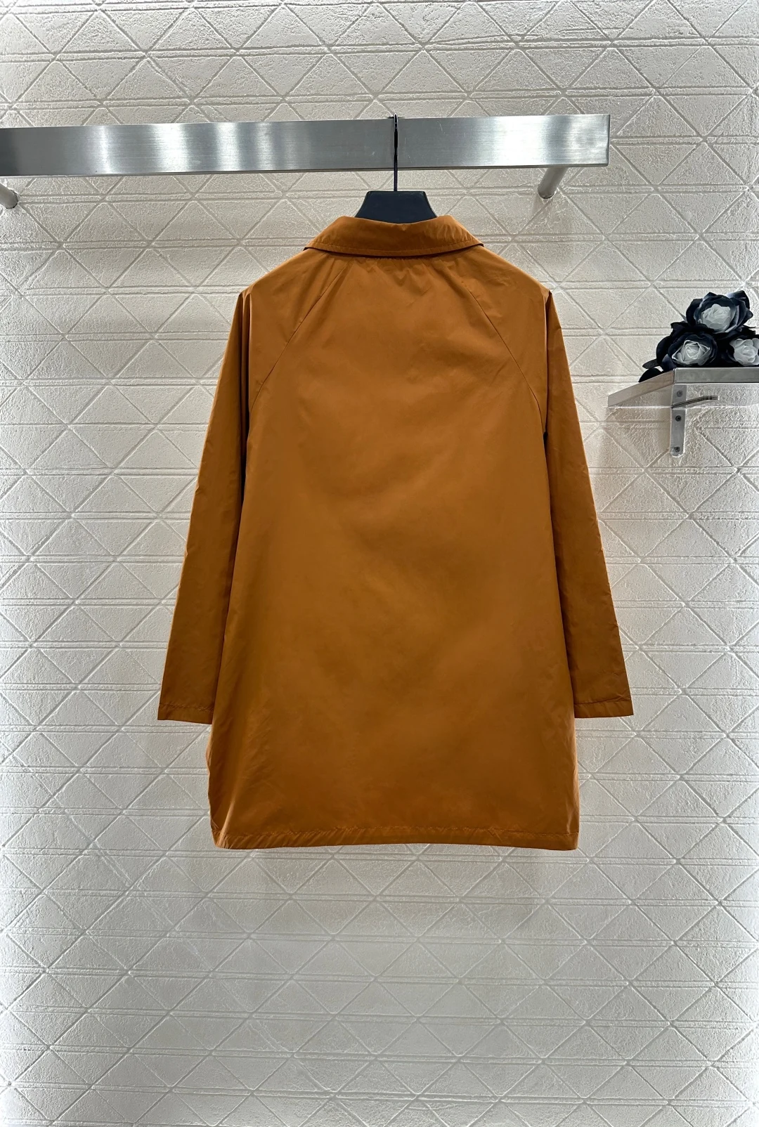 

2025 Autumn New Lapel Mid Length Windbreaker Nylon Material Fashionable Practical Temperament WYY-309