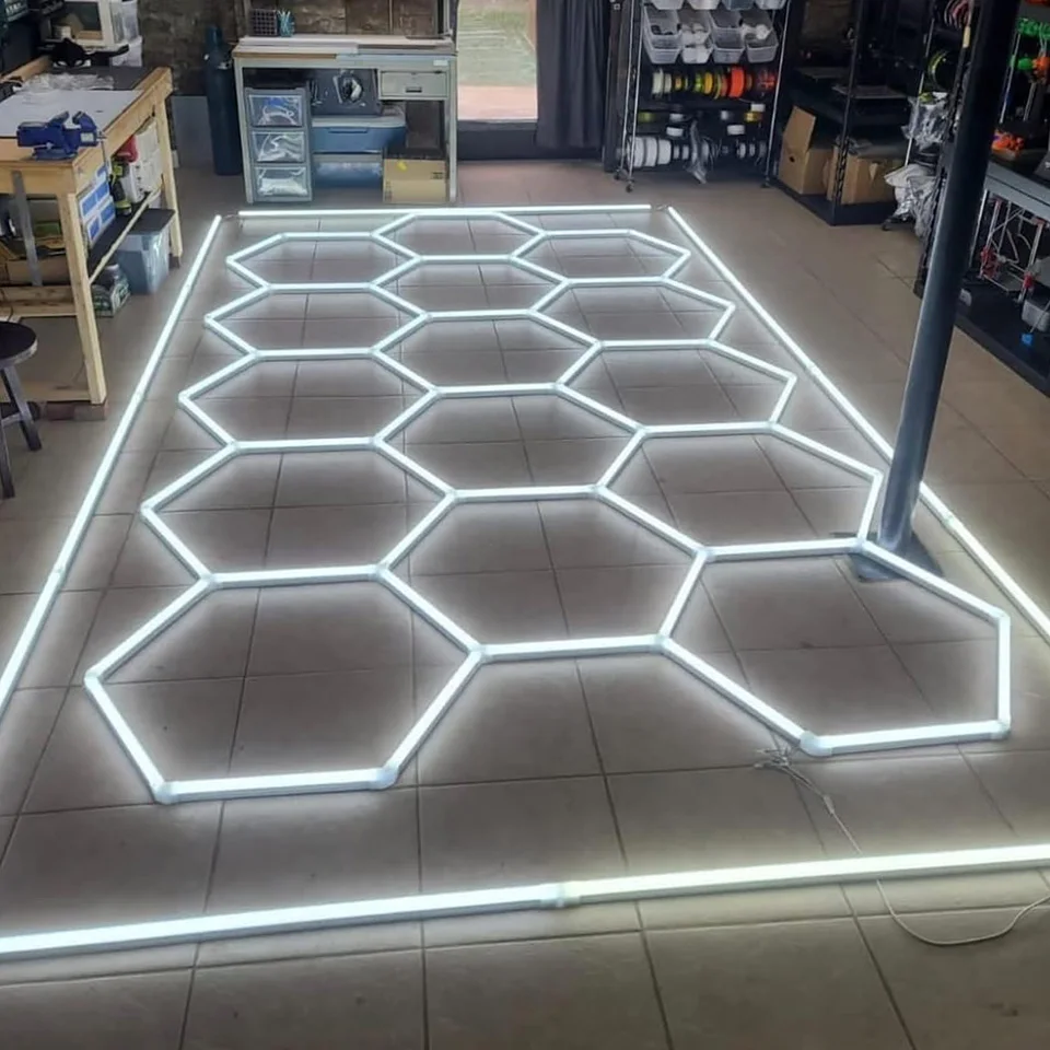 Éclairage LED hexagonal pour barbier, salon de coiffure, garage, éclairage de plafond 6500K lumière froide, tube en nid d'abeille pour garages, ateliers, centres de lavage de voitures, studios et salles de sport