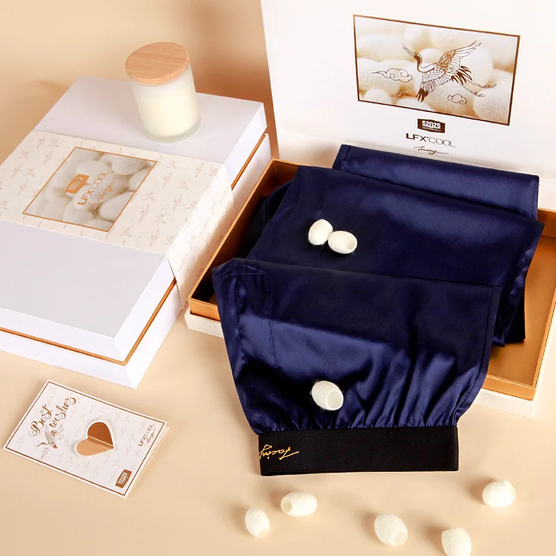 طقم بيجامة رجالي فاخر 52025 - حرير التوت 100%، خيارات شورت وسراويل قصيرة، تصميم أنيق، ملمس فاخر، راحة يومية