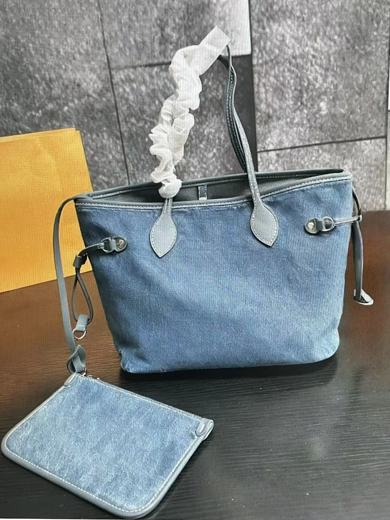 

2025 New Design Women's Fashion Denim Denim Tote Bag 29*23 cm