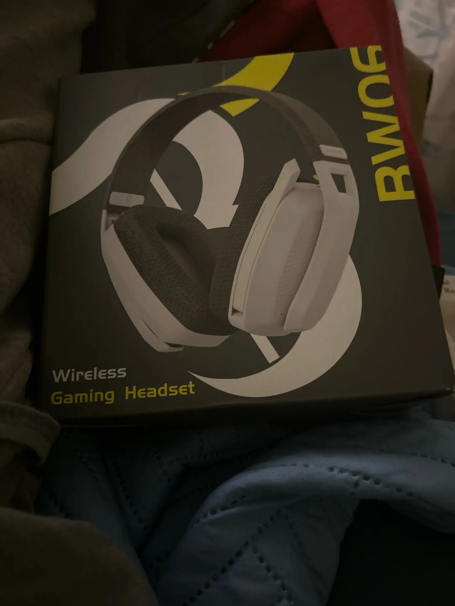 BINNUNE 2.4GHz Wireless Gaming Headset with Mic for PS5 PS4 PC Mac Playstation Bluetooth Gaming Headset with Microphone photo review