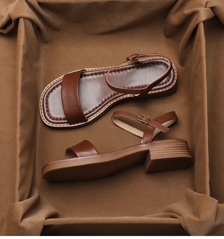 

SHOEBOX ‌‌Retro and minimalist one-piece leather open toe sandals for women in summer, fashionable thick soled soft shoes