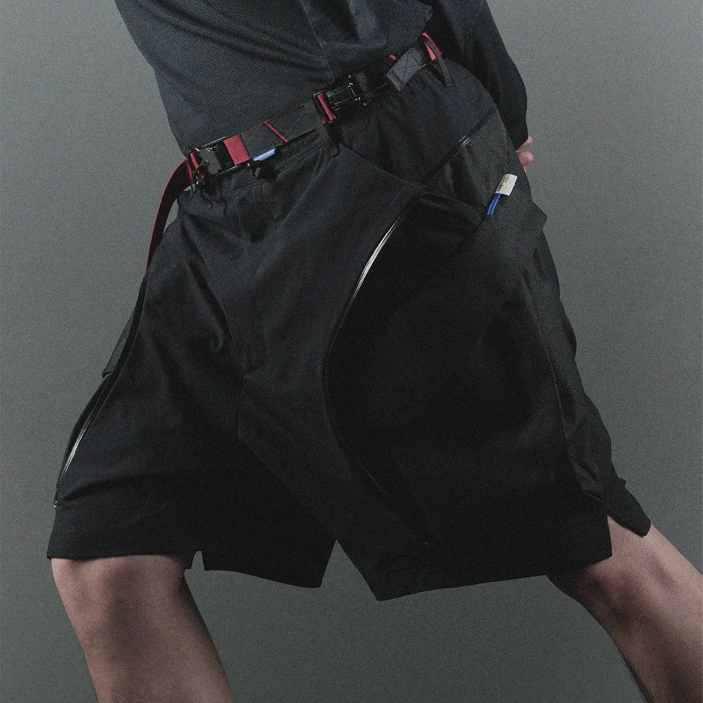 

REINDEE LUSION 26SS 0271 CURVED HALF ZIPPER HEAT DISSIPATION DWR SHORTS Cargo cyberpunk darkwear workwear big pocket techwear
