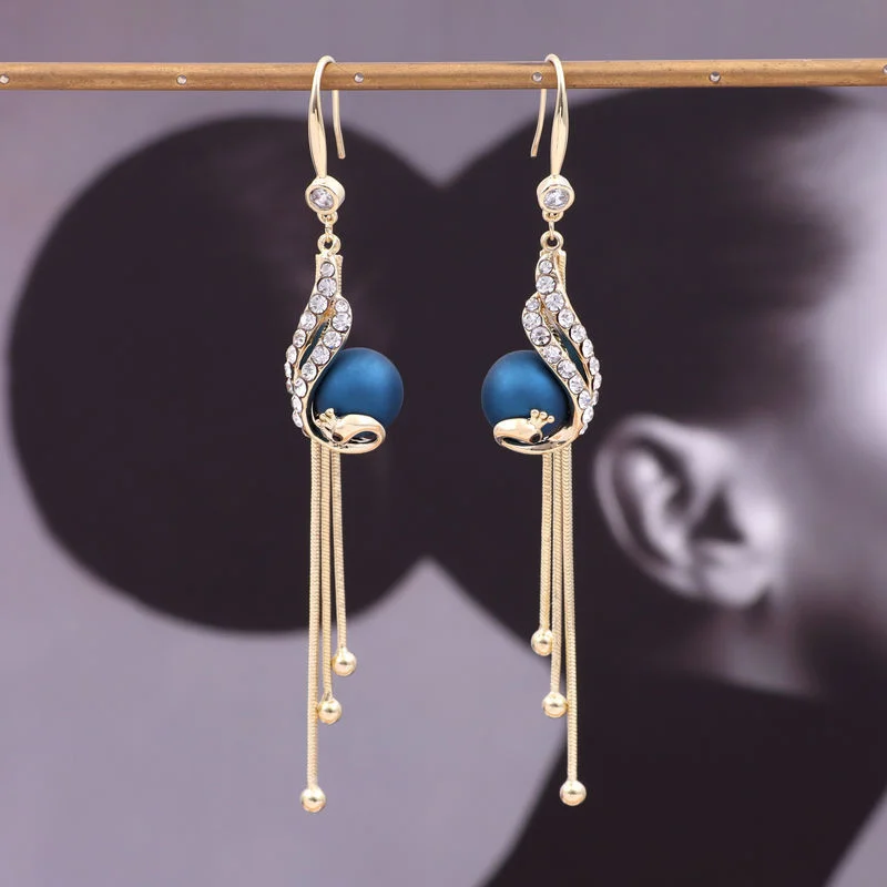 ใหม่เกาหลีสีฟ้าสีแดงนกยูงแขวนต่างหูผู้หญิง SHINY Zircon คริสตัลยาวพู่ Pearl Drop ต่างหูเครื่องประดับหญิง
