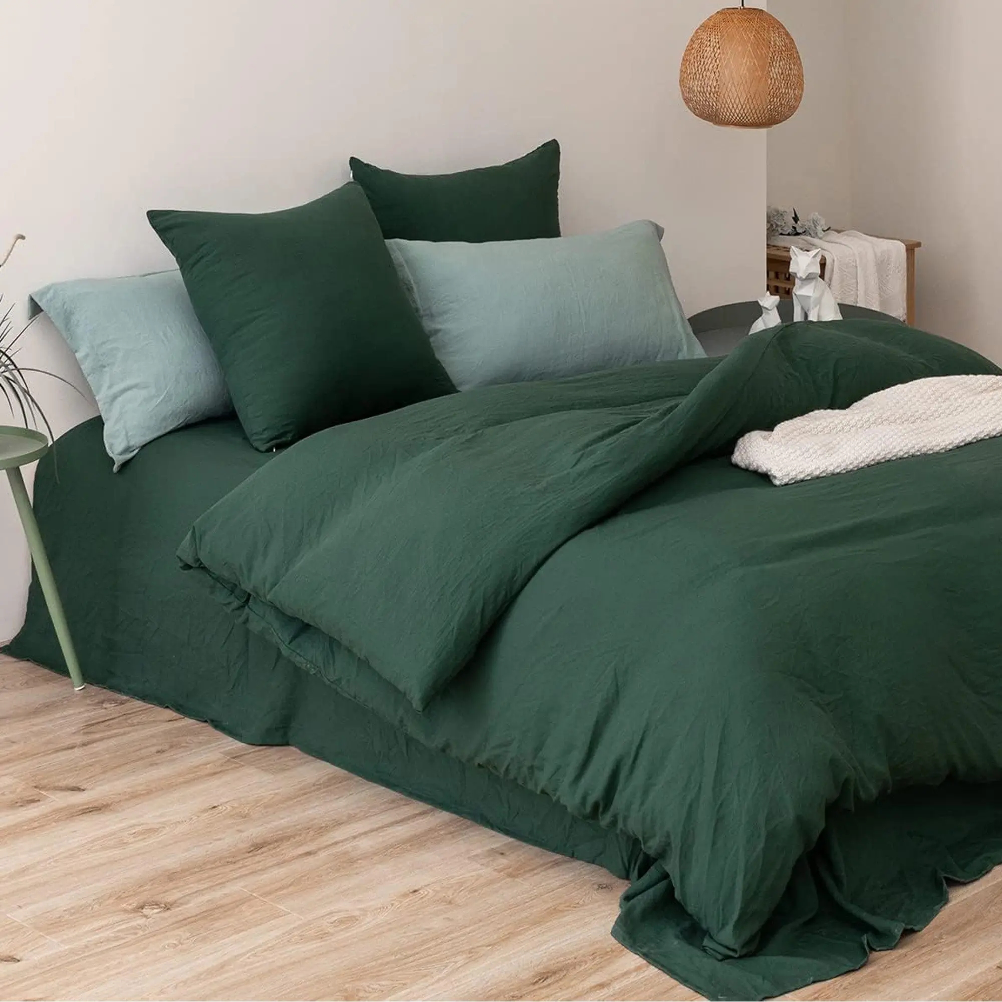 Beddengoed, 135x200 cm, 200x200 cm, donkergroen, ademend dekbedovertrek met ritssluiting en kussensloop 80x80 cm.