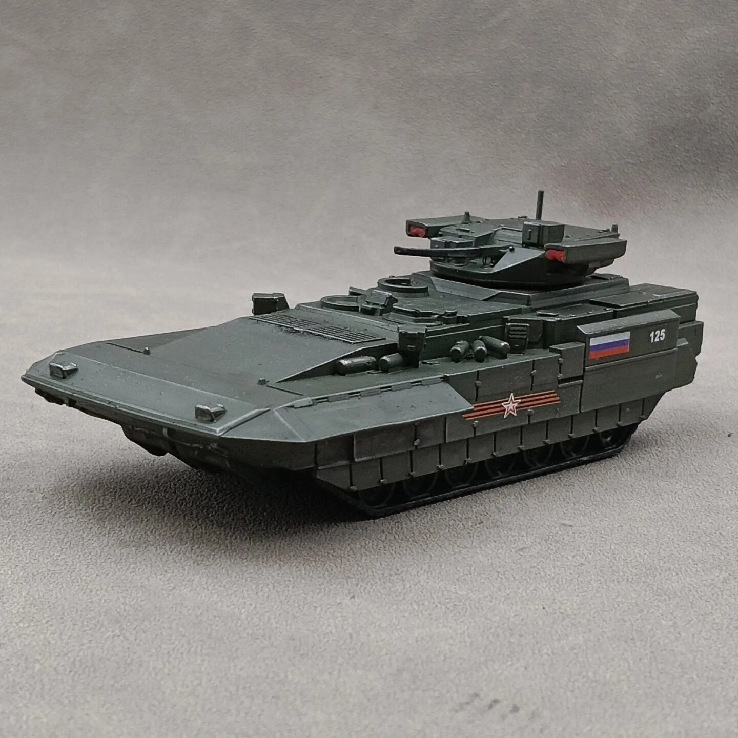 1/72 Russian T-15 'Ametist' Heavy Infantry Fighting Vehicle, SLA Printing Hand-Colored Finished Model Decorative Ornament