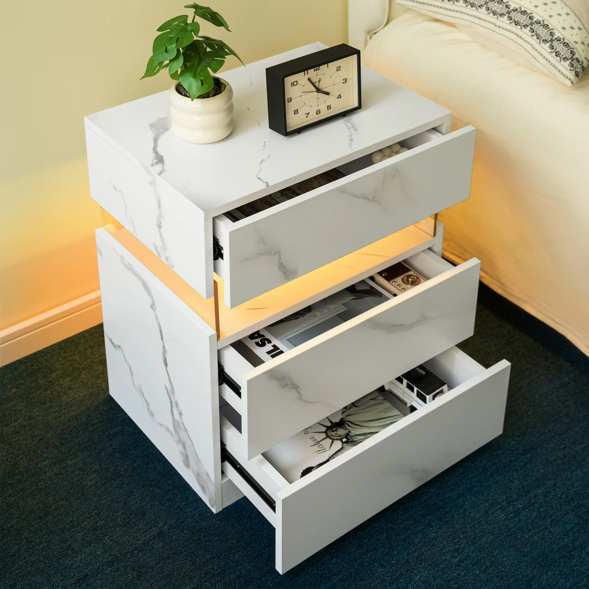 Table de chevet 3 tiroirs, LED RGB, plateau acrylique, bois blanc mat, chambre/salon