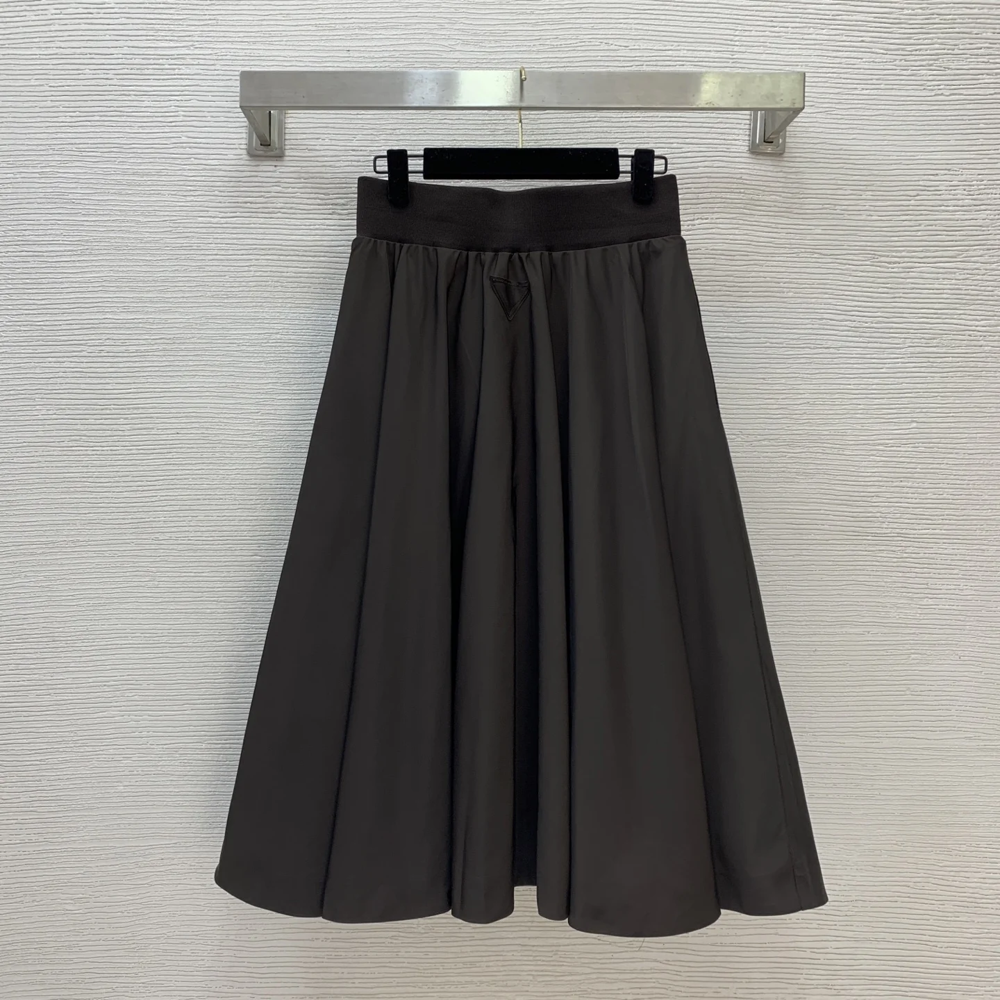 

Autumn and winter new zipper design, threaded waist joint, umbrella shaped large skirt, mid length skirt 2