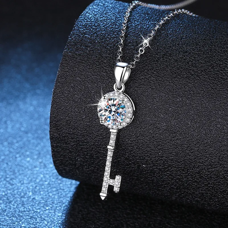 

925 Sterling Silver Key Pendant Necklace 1CT D Color Moissanite Elegant Dainty Chain Jewelry for Women