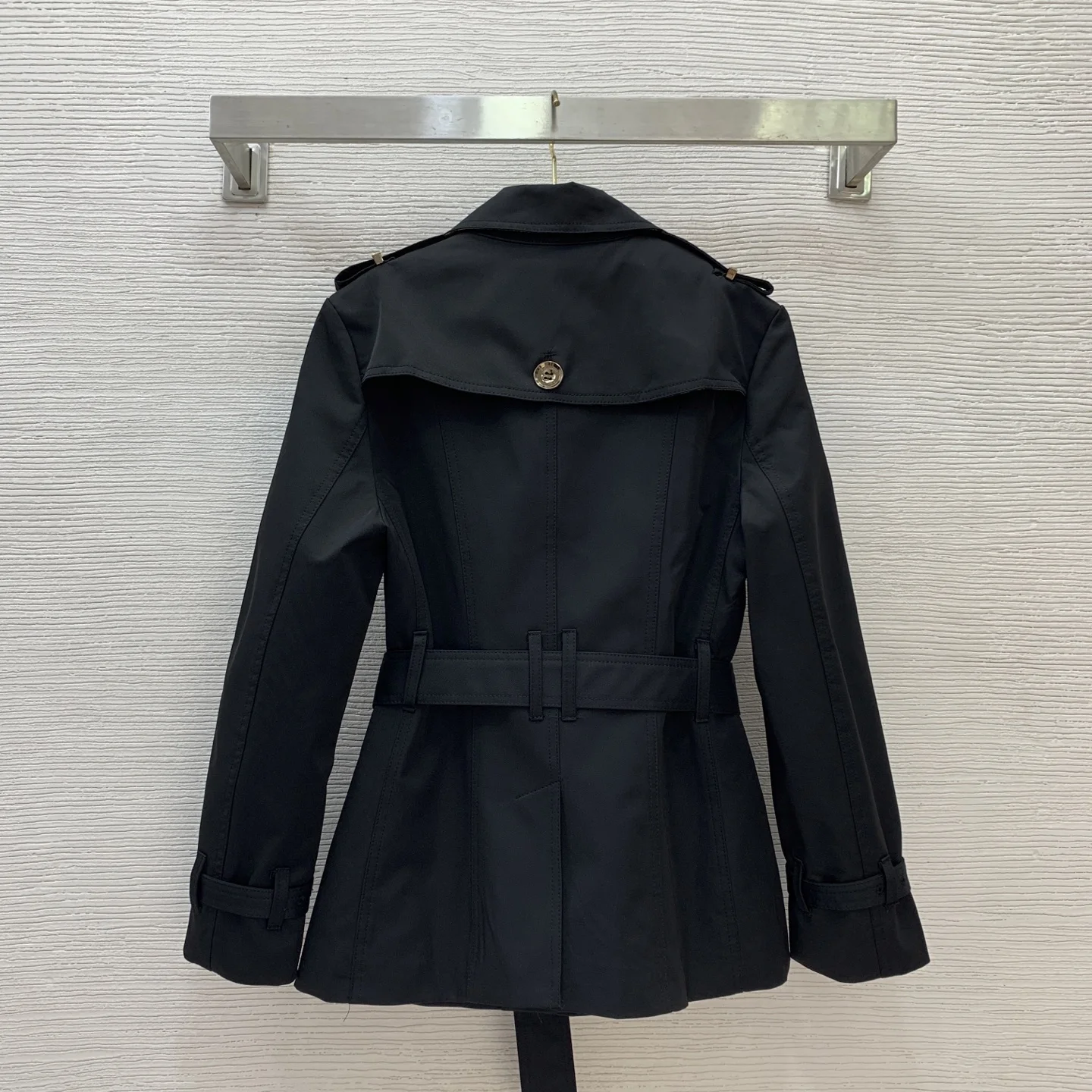 

Новое модное ветровка на осень/зиму 2025 года, короткое двухрядное пальто на пуговицах 24