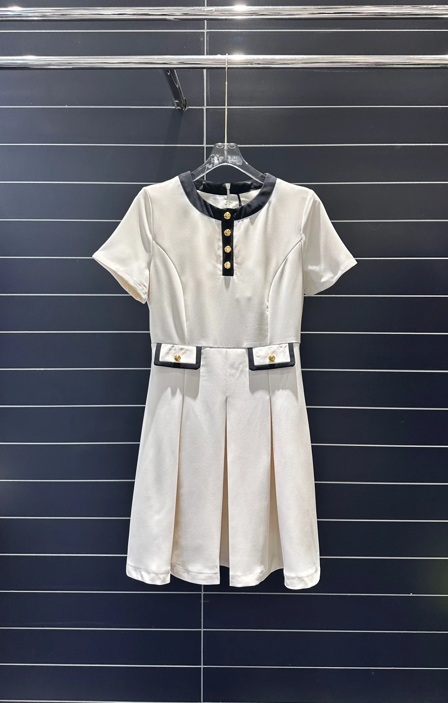 Women's Summer Short Sleeve Dress, Black and White Color Block with Faux Pockets, Elegant Casual Style