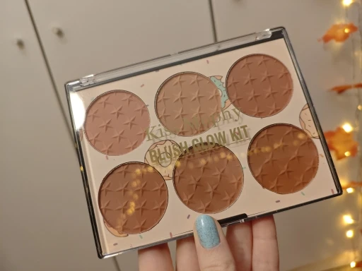 Six-color blush plate girl's heart waterproof matte pearl multi-color nude makeup natural grooming students photo review