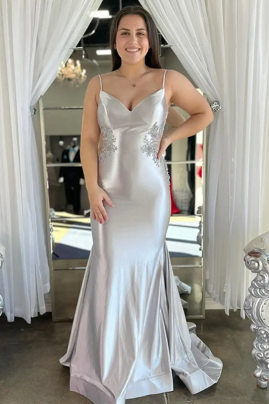 Spaghetti Strap Backless Trumpe Prom Dress with Slit A-Line Wedding Long Gown Sleeveless V-Neck Floor Length Party Dress