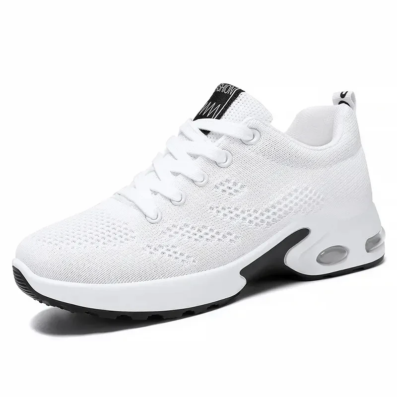 

Leisure shoes featuring trendy mesh fabric, comfortable for sports activities, breathable and waterproof